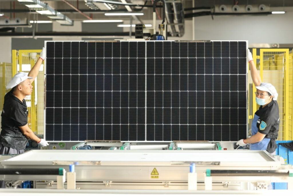 DAH Solar releases 540-555 W solar modules with frameless frontside ...