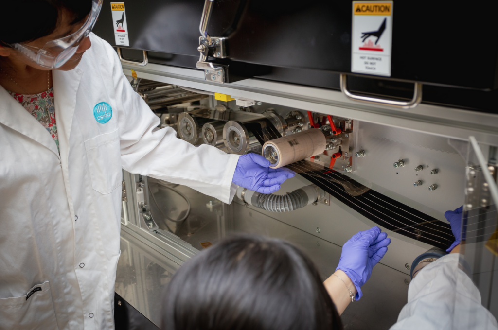 Csiro Graphite CSIRO achieves record efficiency for roll-to-roll perovskite ...