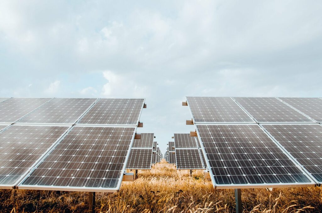 UK developer seeks go-ahead for upsized Queensland solar and storage ...