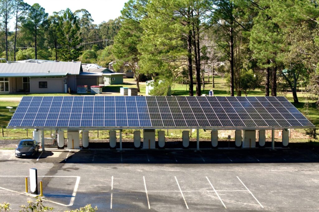 Tesla unveils 80 kW solar canopy at new EV charging site - pv magazine ...